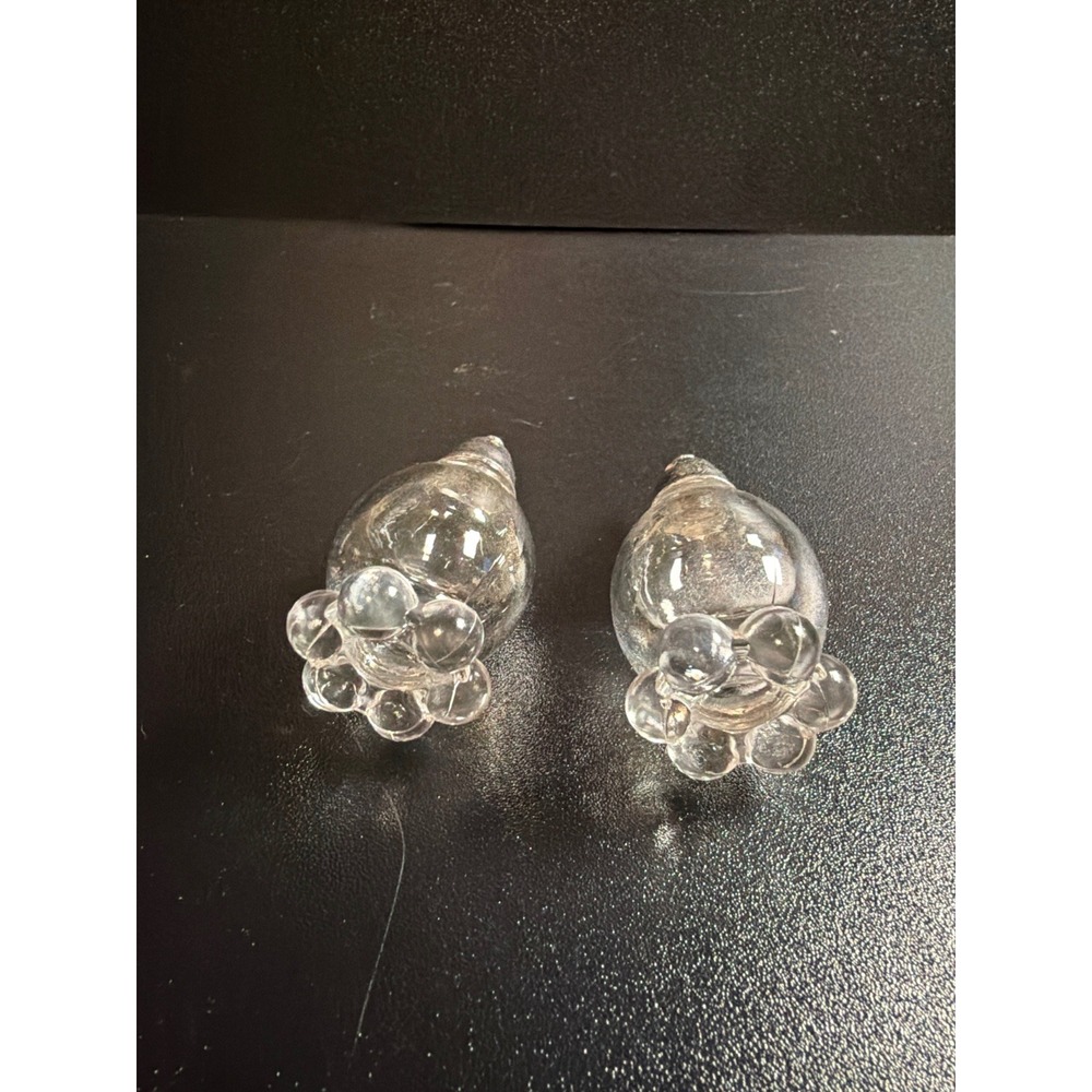 Vintage Clear Glass Salt & Pepper Shakers Set Silver Tone Lids Bubble Foot Base - Picture 4 of 8